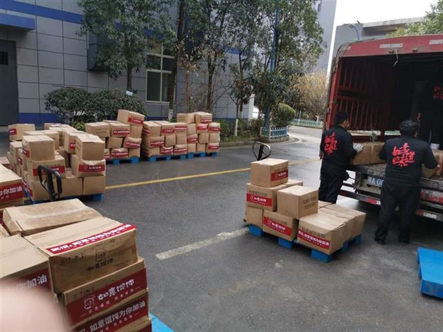 湖北日?qǐng)?bào)報(bào)道：抗疫逆行者收到4.2萬(wàn)份“如意餛飩”