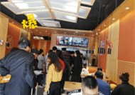 上班族接手4家如意餛飩店，家家生意翻番，賺爆！