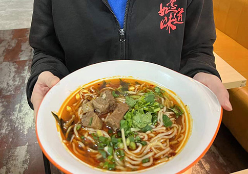 無(wú)錫江陰區(qū)區(qū)域紅燒牛肉面，重慶小面，豌雜面新品培訓(xùn)并考核通過(guò)